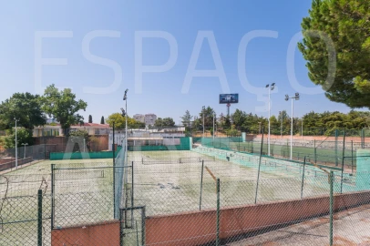 Apartamento T2 para Venda em Sacavém e Prior Velho