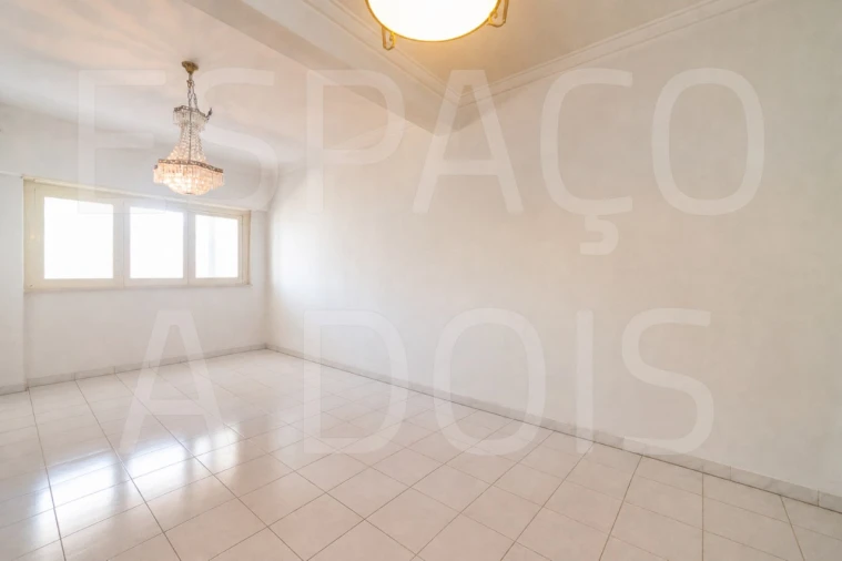 Apartamento T2 para Venda em Sacavém e Prior Velho Foto 13