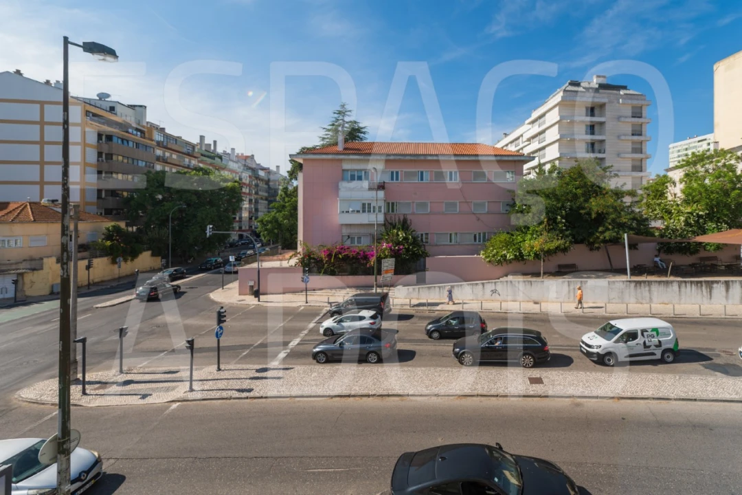 Apartamento T2 para Arrendamento em Lumiar Foto 25