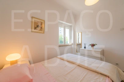Apartamento T2 para Arrendamento em Lumiar