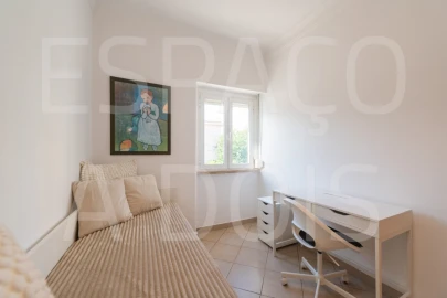 Apartamento T2 para Arrendamento em Lumiar