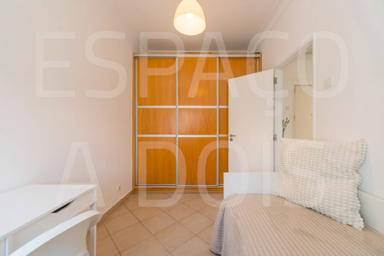 Apartamento T2 para Arrendamento em Lumiar Foto 36