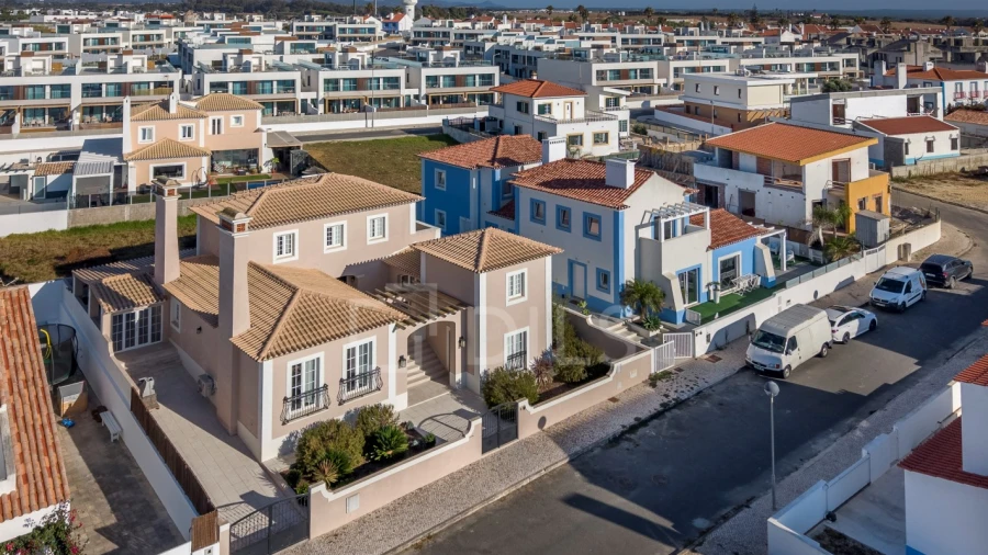 Moradia T5 para Venda em Porto Covo