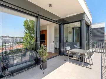 Apartamento T3 para Venda em Carnaxide e Queijas