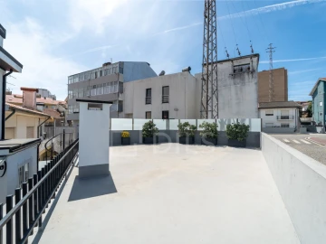 Moradia T5 para Venda em Gondomar (São Cosme), Valbom e Jovim