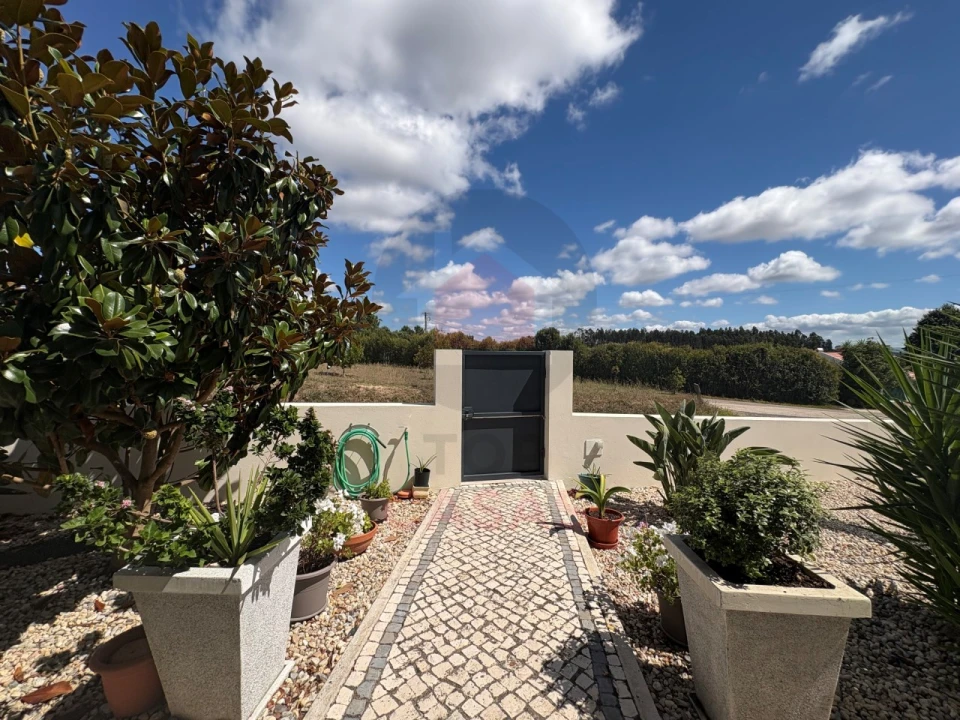 Moradia T3 para Venda em Carvalhal Benfeito Foto 1