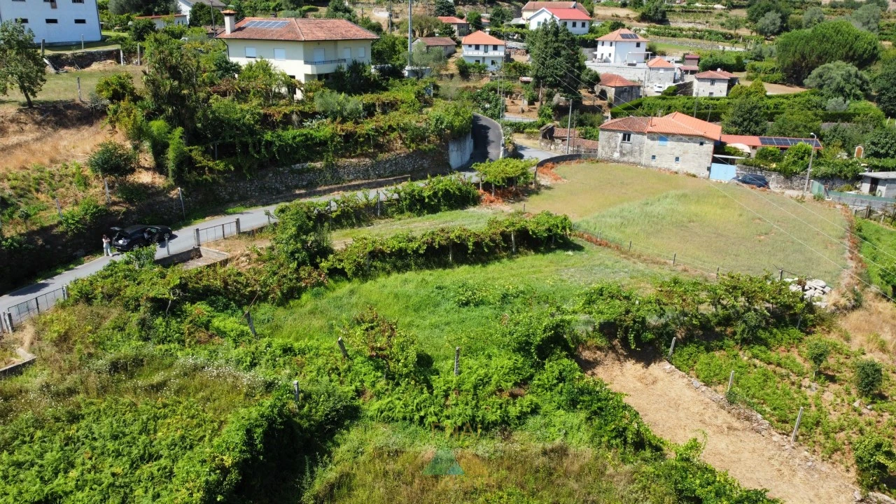 Terreno para Venda em Alvora e Loureda Foto 9