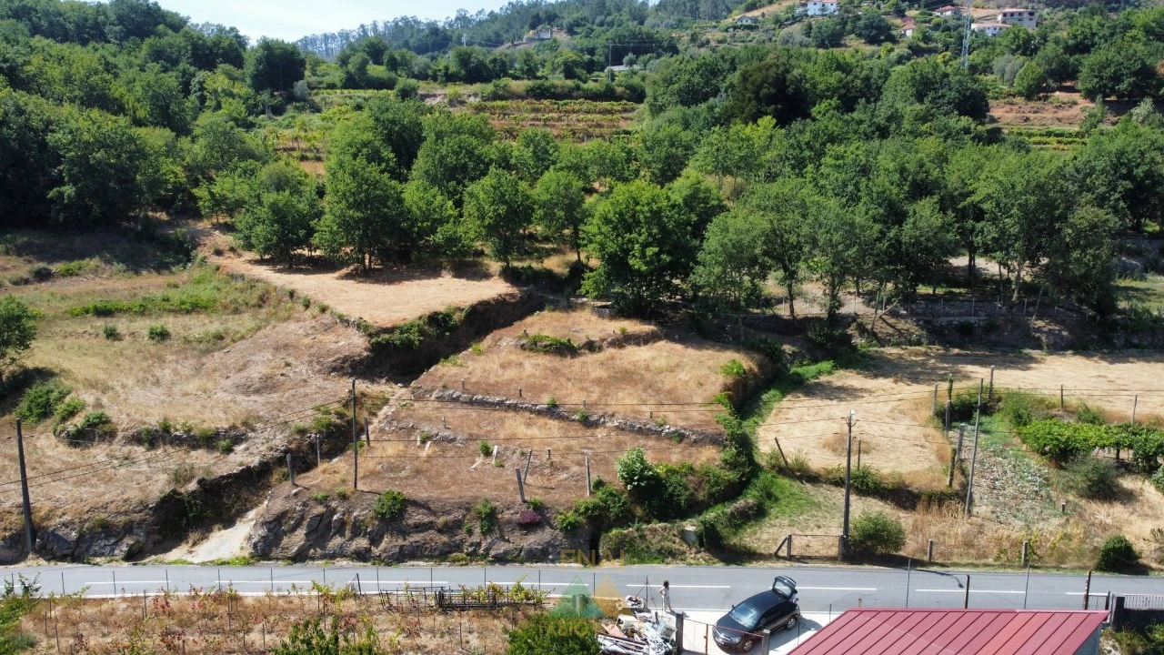 Terreno para Venda em Alvora e Loureda Foto 2