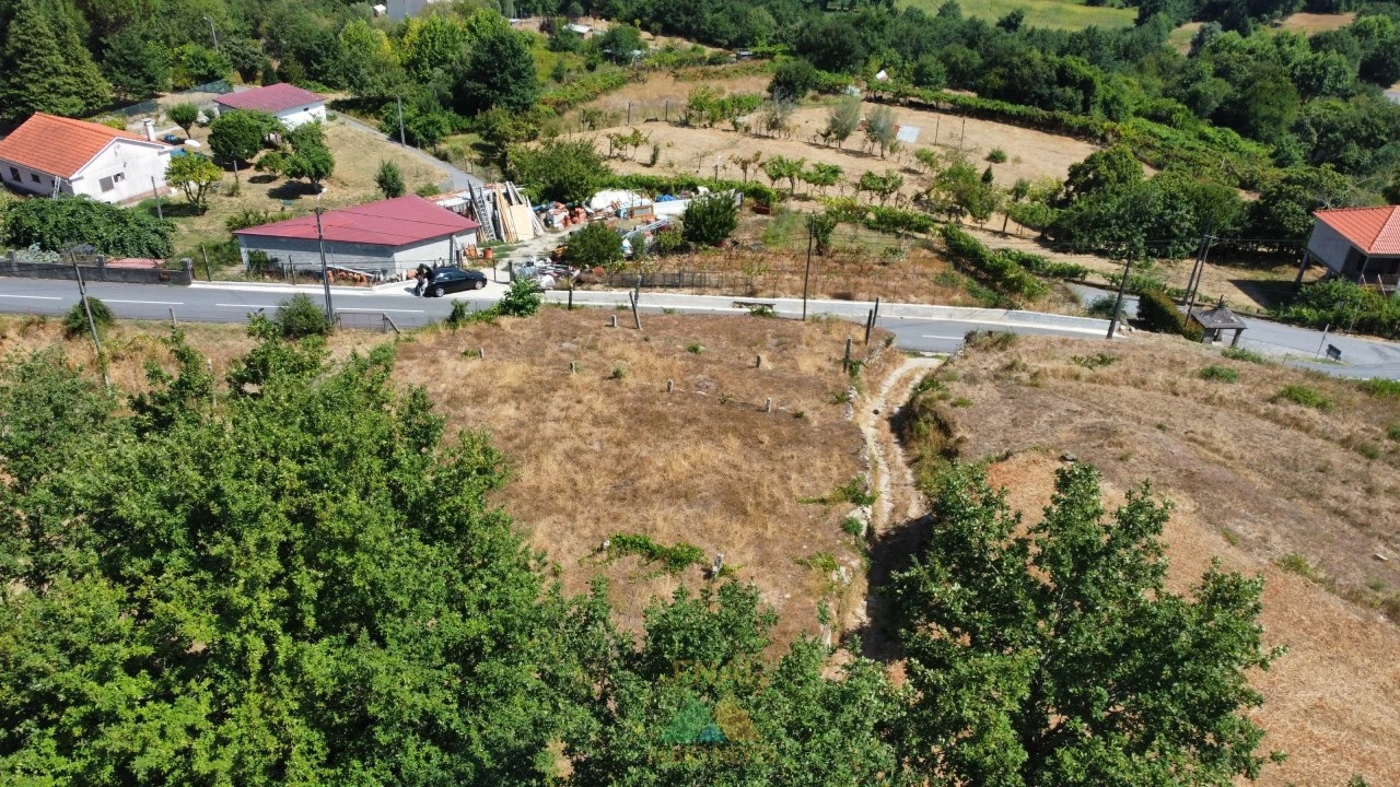 Terreno para Venda em Alvora e Loureda Foto 10