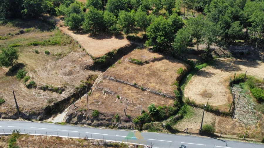 Terreno para Venda em Alvora e Loureda Foto 3