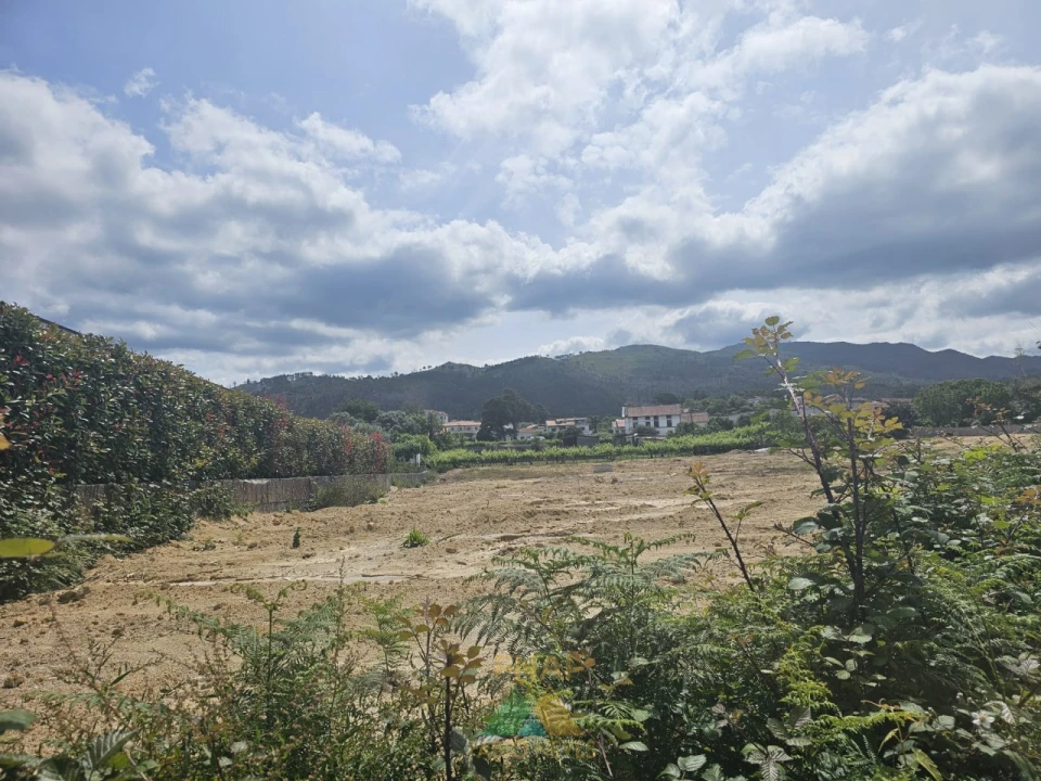 Terreno para Venda em Correlhã Foto 8