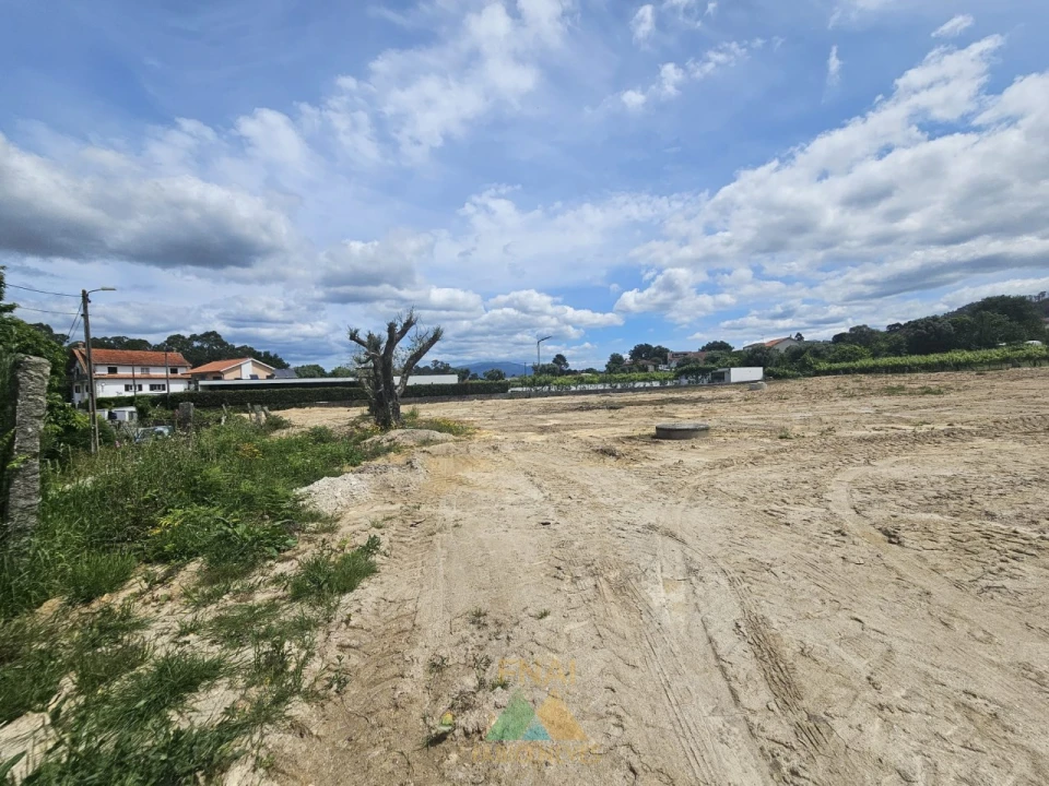 Terreno para Venda em Correlhã Foto 9