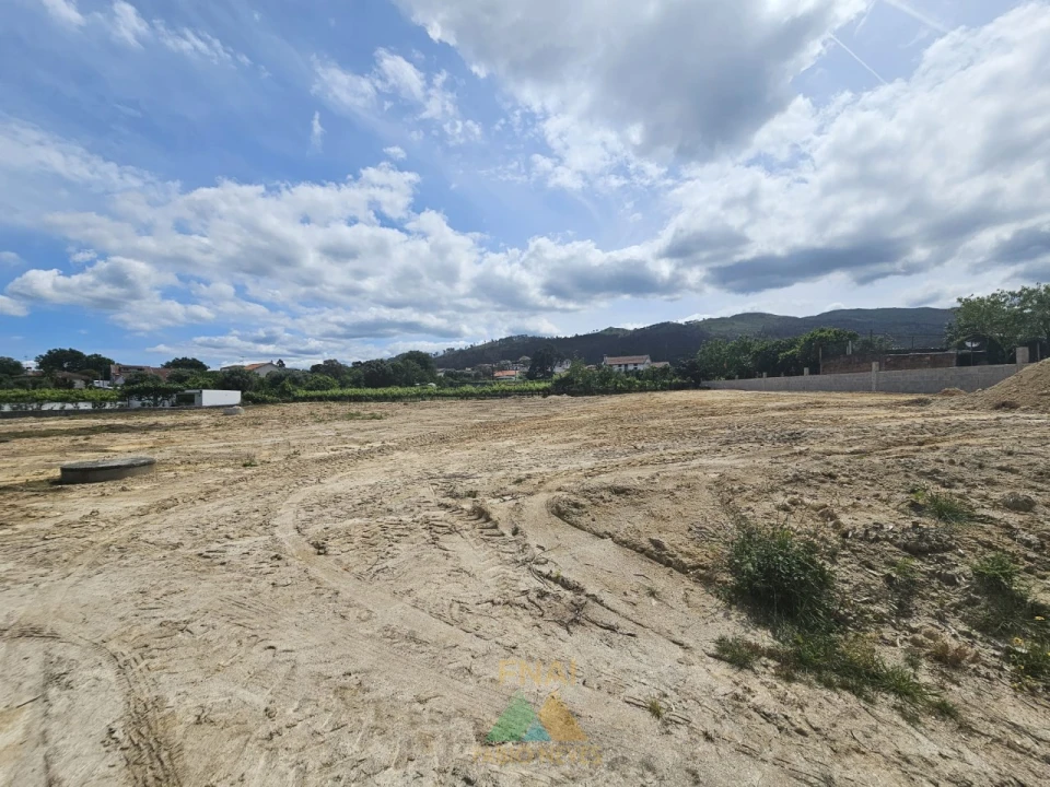 Terreno para Venda em Correlhã Foto 11