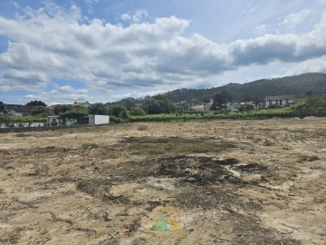 Terreno para Venda em Correlhã