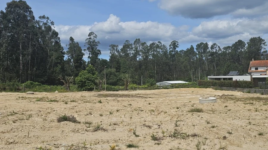 Terreno para Venda em Correlhã