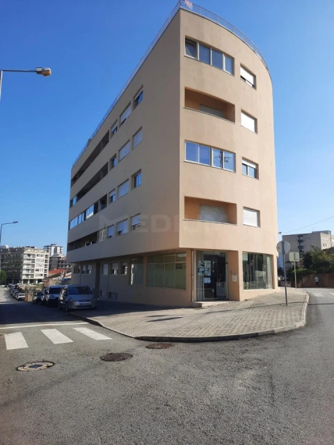 Apartamento T2 para Venda em Alvarelhos e Guidões