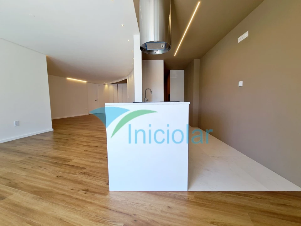 Apartamento T3 para Venda em Rio Tinto Foto 3