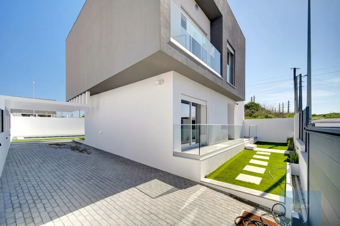 Moradia T3 para Venda em São Domingos de Rana Foto 31