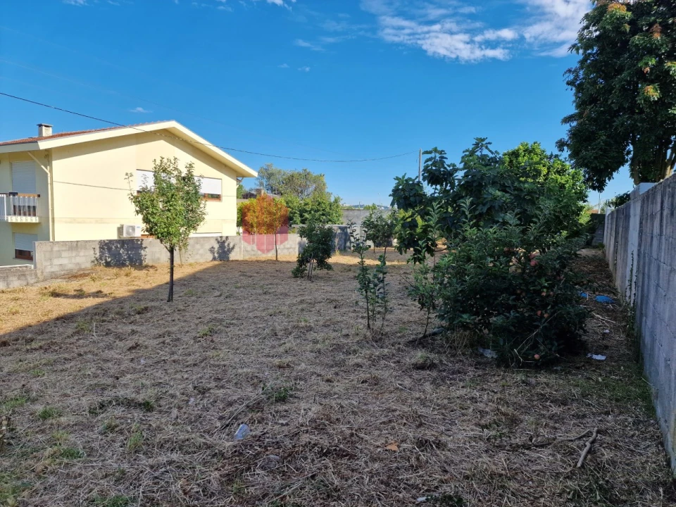 Terreno para Venda em Cidade da Maia Foto 7