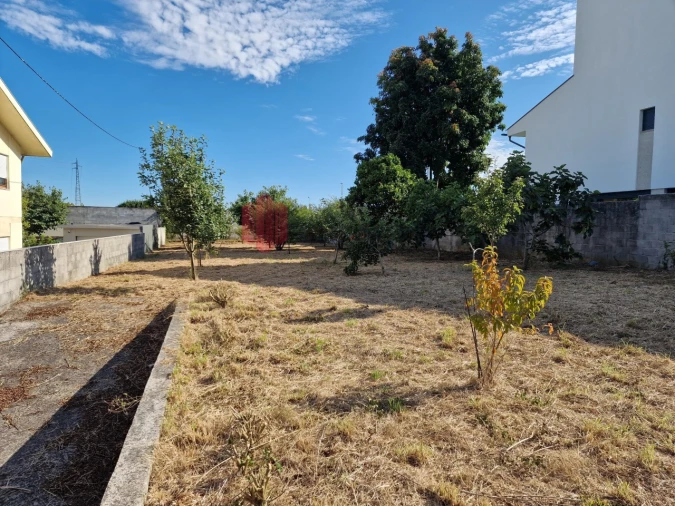 Terreno para Venda em Cidade da Maia Foto 8