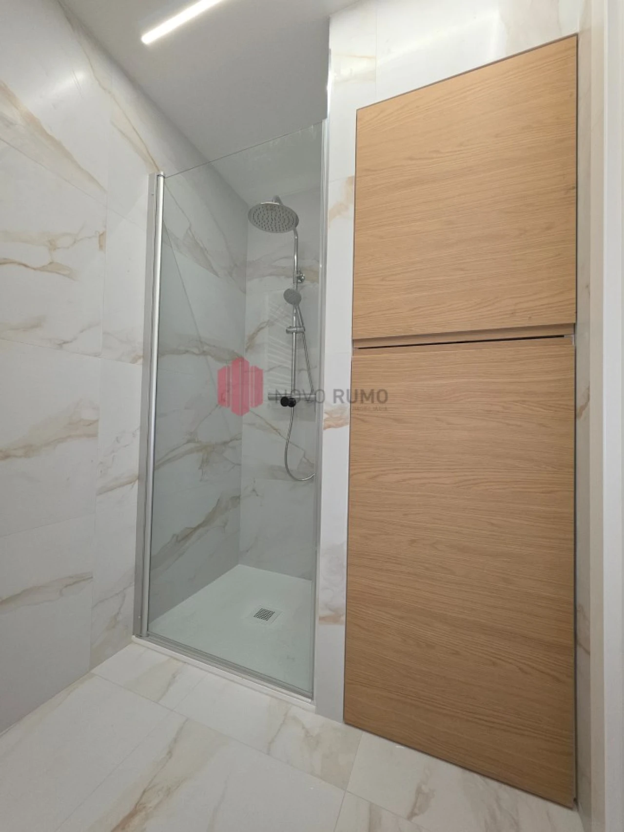 Apartamento para Venda em Cidade da Maia Foto 5