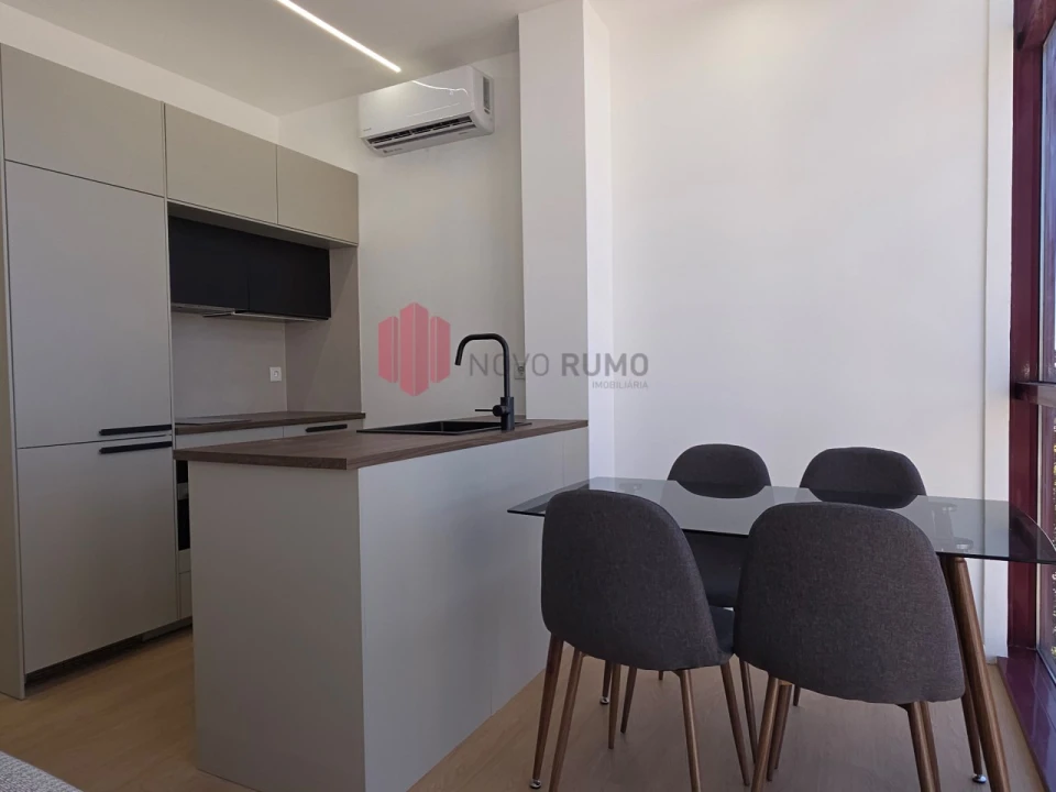Apartamento para Venda em Cidade da Maia Foto 9