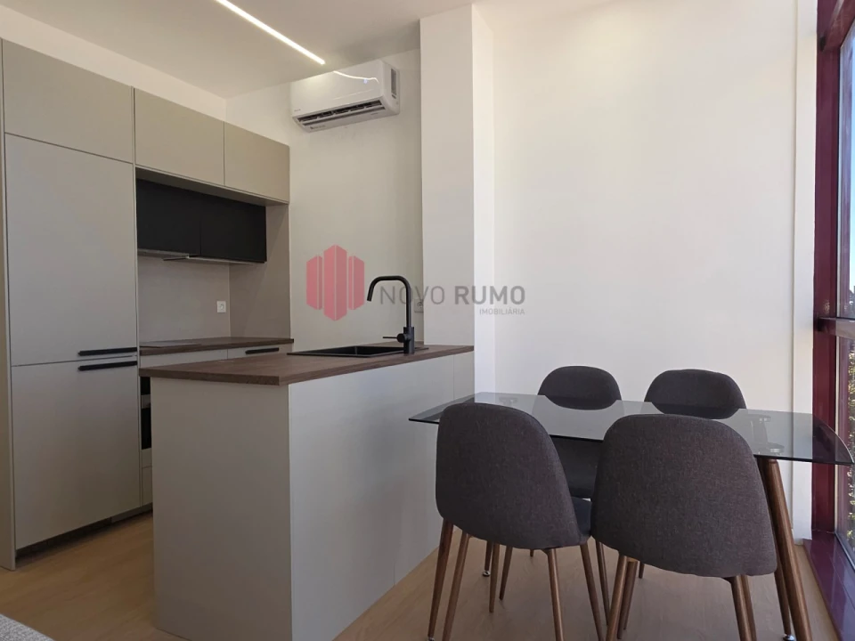 Apartamento para Venda em Cidade da Maia Foto 11