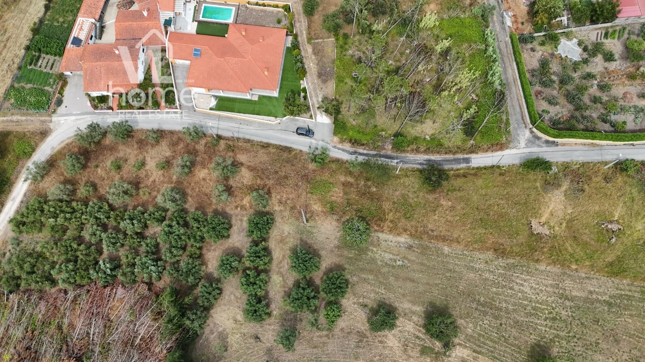Terreno para Venda em Maceira Foto 2