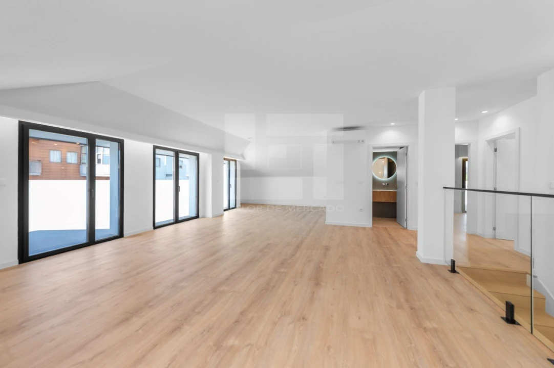 Apartamento T2 para Venda em Repeses e São Salvador Foto 19