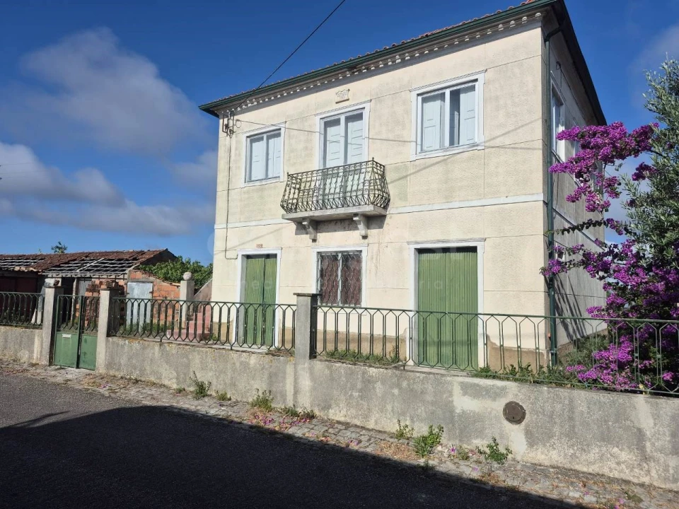 Moradia T3 para Venda em Colmeias e Memória Foto 2