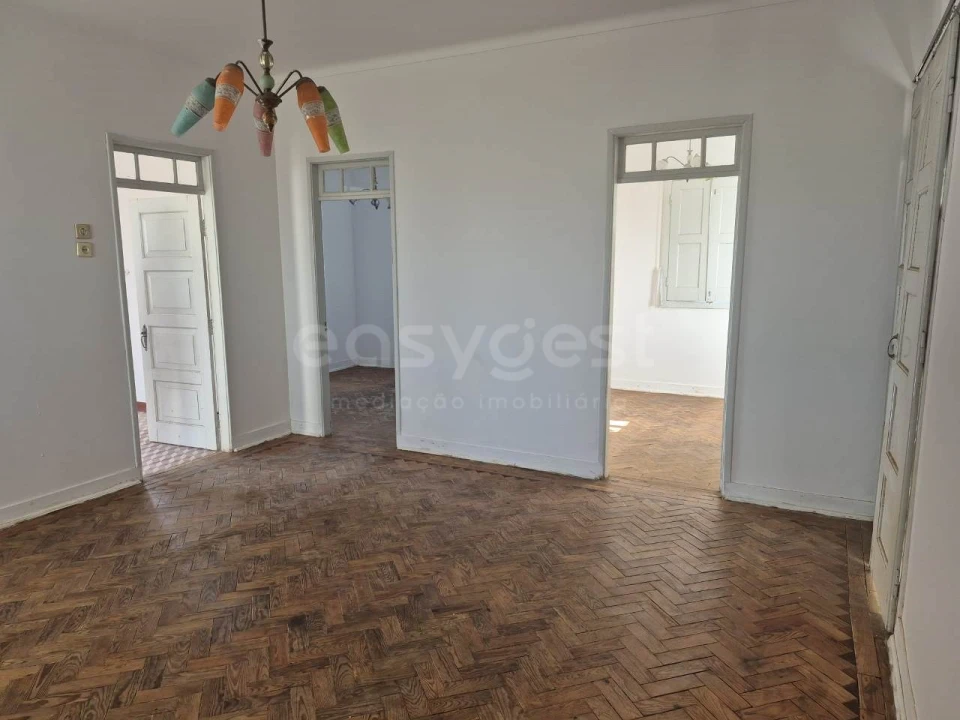 Moradia T3 para Venda em Colmeias e Memória Foto 9