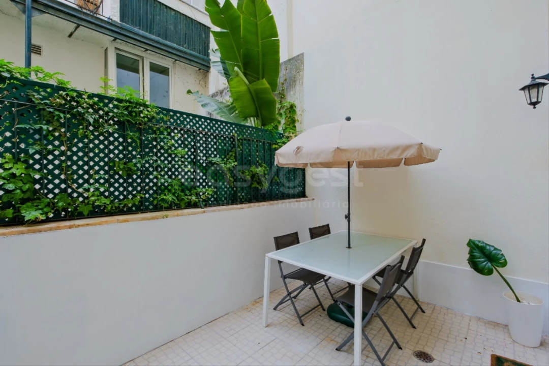 Apartamento T1 para Arrendamento em Santo António Foto 3