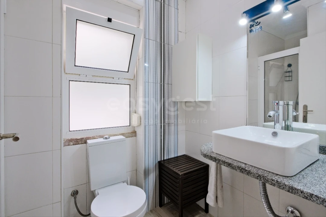 Apartamento T1 para Arrendamento em Santo António Foto 8