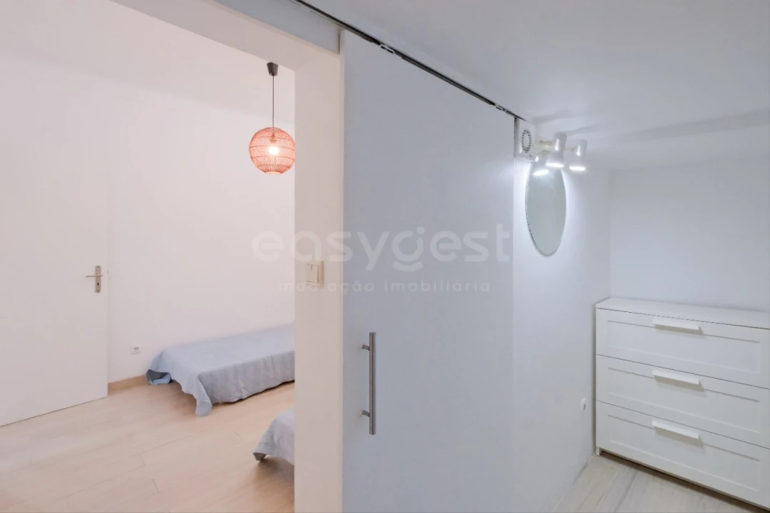 Apartamento T1 para Arrendamento em Santo António Foto 12