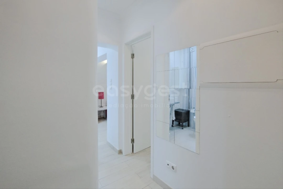 Apartamento T1 para Arrendamento em Santo António Foto 16