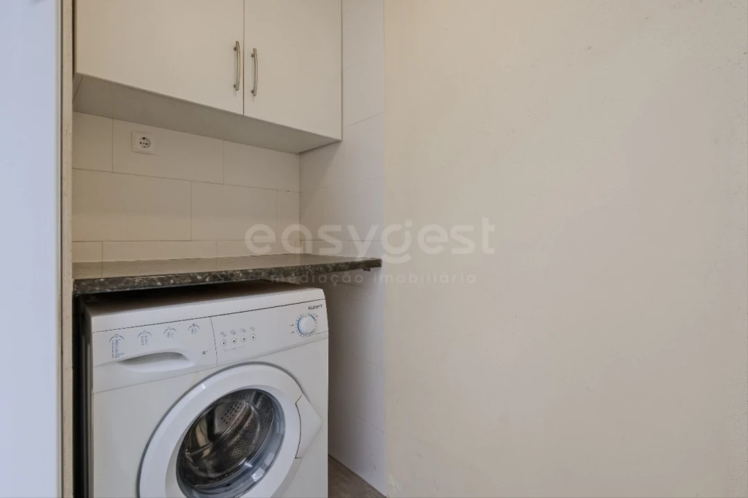 Apartamento T1 para Arrendamento em Santo António Foto 20