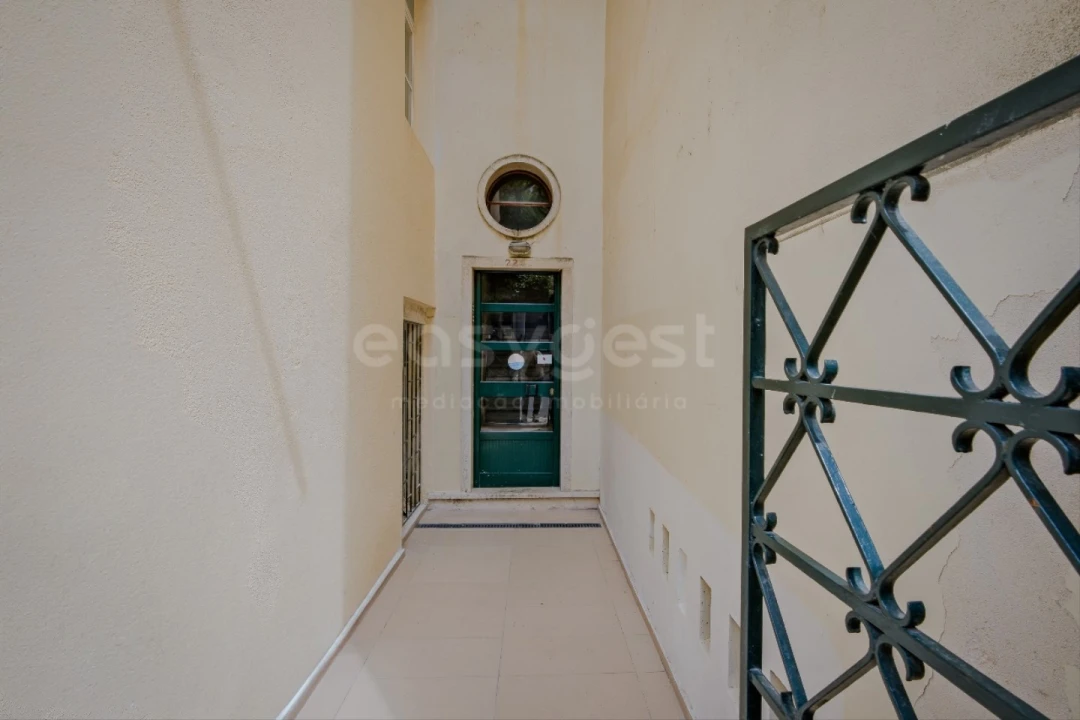 Apartamento T1 para Arrendamento em Santo António Foto 25