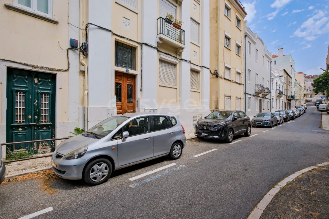 Apartamento T1 para Arrendamento em Santo António Foto 28