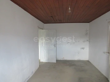 Moradia T4 para Venda em Ajuda da Bretanha