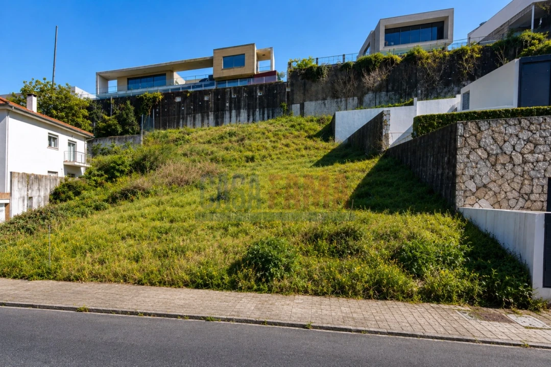Terreno para Venda em Braga (Maximinos, Sé e Cividade) Foto 2