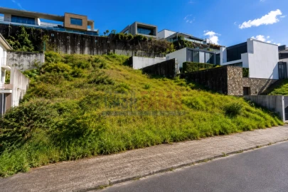 Terreno para Venda em Braga (Maximinos, Sé e Cividade)