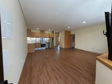 Apartamento T2 para Venda em Póvoa de Varzim, Beiriz e Argivai