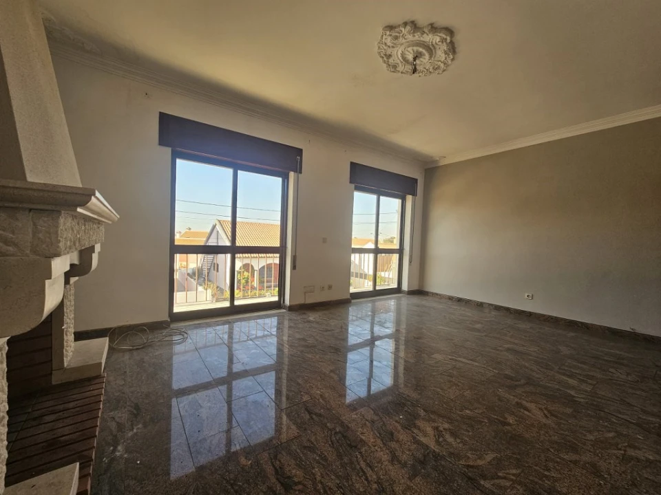 Apartamento T4 para Venda em Gaio-Rosário e Sarilhos Pequenos Foto 21
