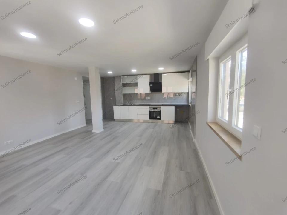 Apartamento T2 para Venda em Corroios Foto 3