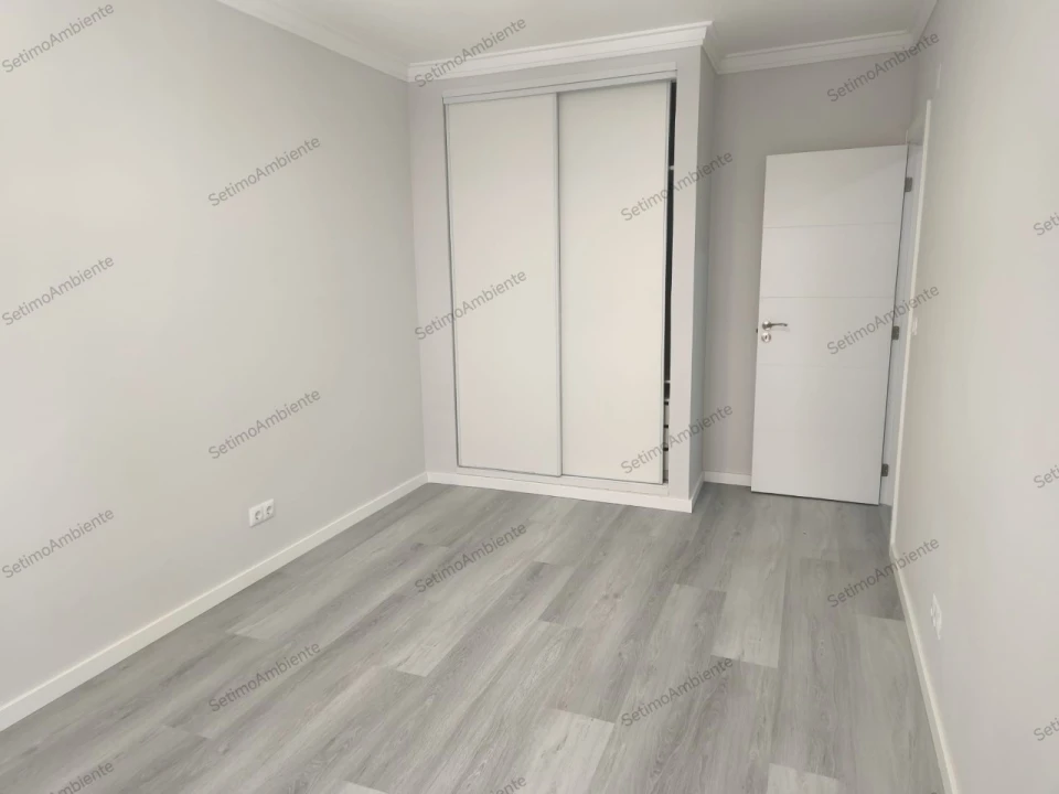 Apartamento T2 para Venda em Corroios Foto 16