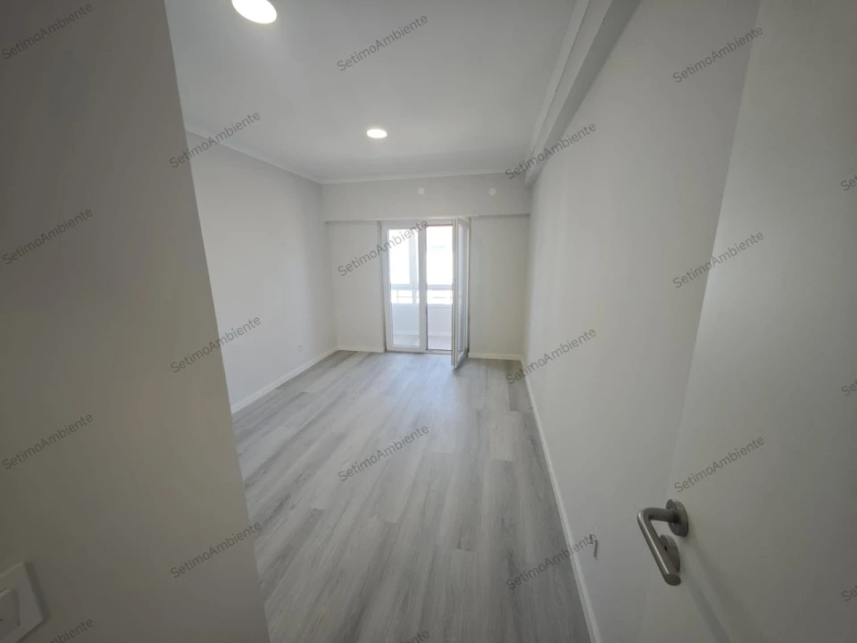 Apartamento T4 para Venda em Amora Foto 9
