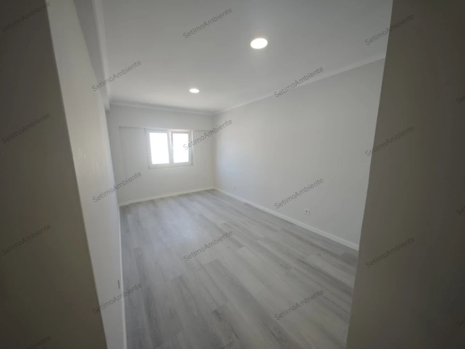 Apartamento T4 para Venda em Amora Foto 16