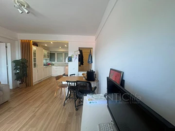 Apartamento T2 para Venda em Santa Maria e São Miguel, São Martinho, São Pedro Penaferrim