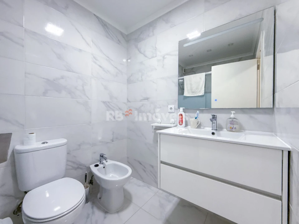 Apartamento T4 para Venda em São João Baptista e Santa Maria dos Olivais Foto 6