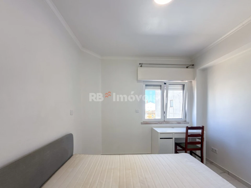 Apartamento T4 para Venda em São João Baptista e Santa Maria dos Olivais Foto 16